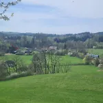 Jestrebi 別荘 Velké Svatoňovice